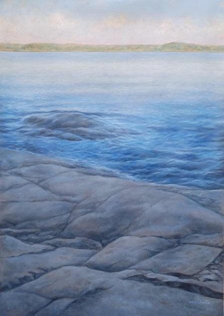 Kallio meren rannalla. Vastapäiselle rannalle paistaa aurinko. Öljymaalaus.