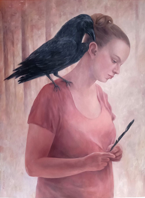 Tyttö korppi olallaan.