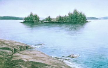 Luoto aurinkoisella järven selällä.